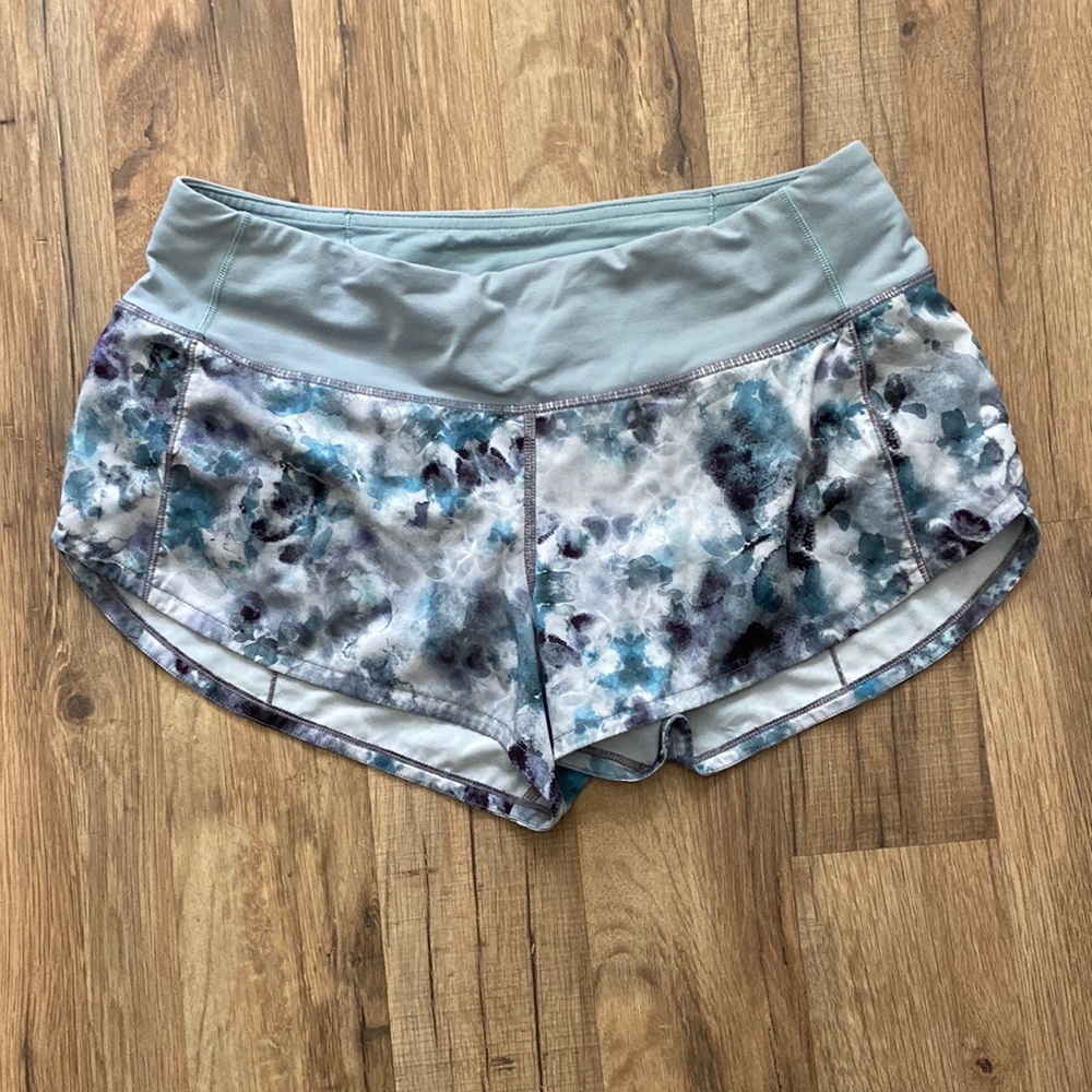 Speed Up Low-Rise Lined Shorts 2.5”